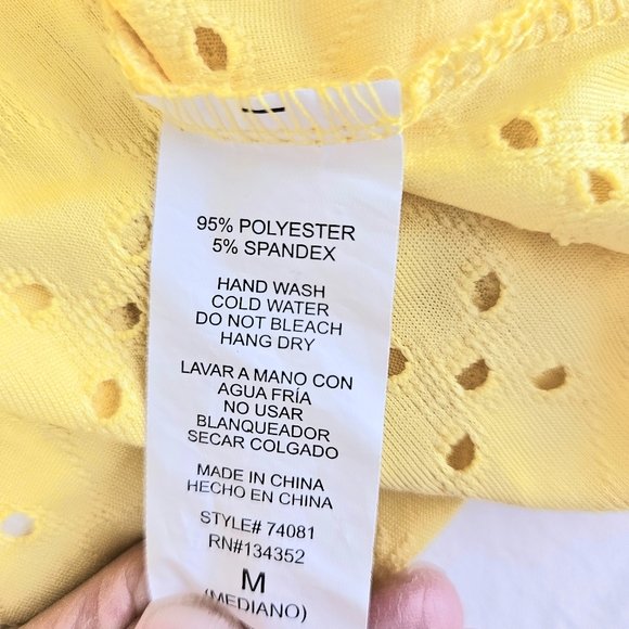 AMBIANCE Adorable Womens Short Sleeve Top, Bright Yellow, Sz M- Fits Tight - Picture 8 of 8